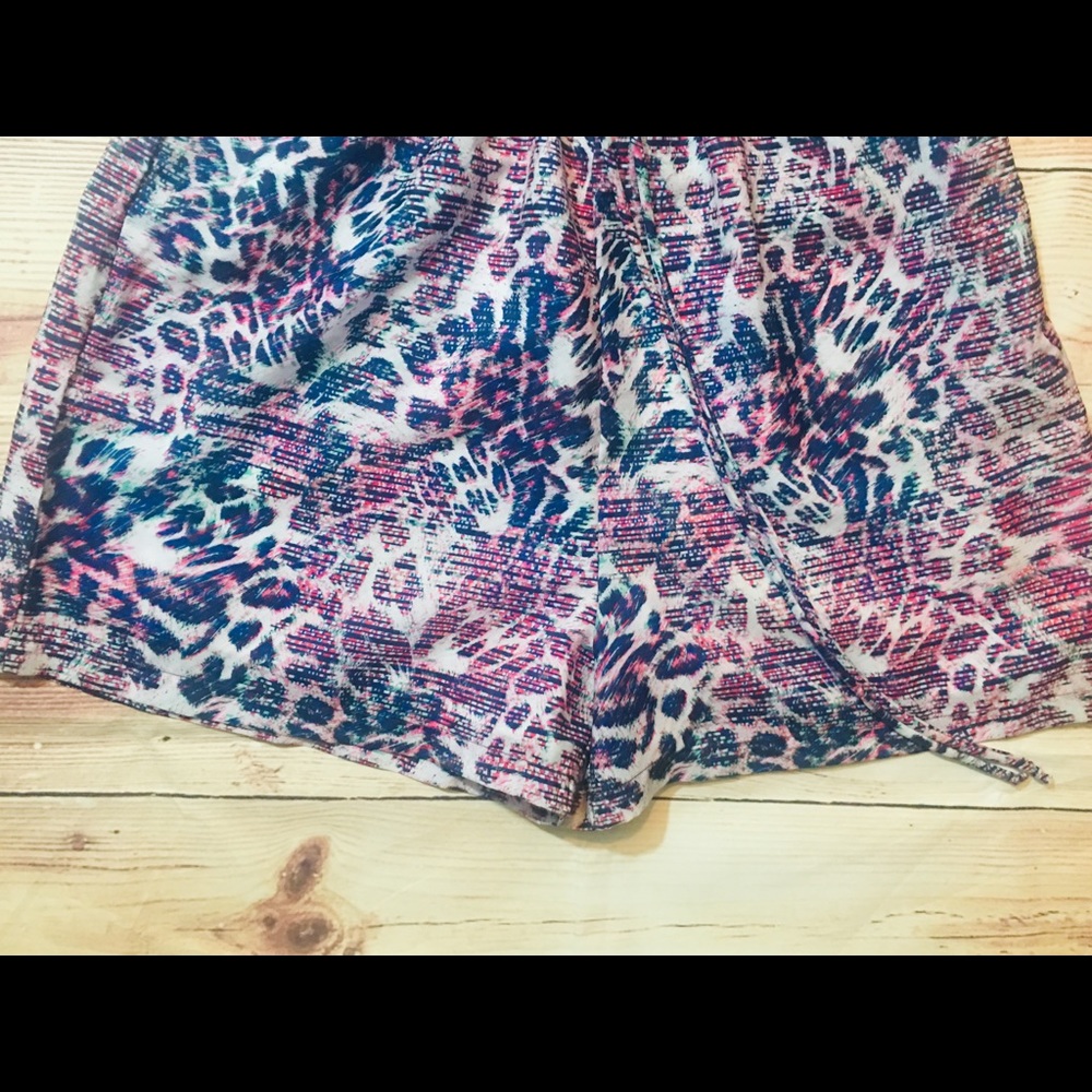 Jennifer Lopez leopard print short romper - Picture 4 of 8